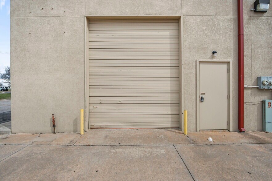 More Photos Of 3557 National Dr, Norman Industrial For Sale