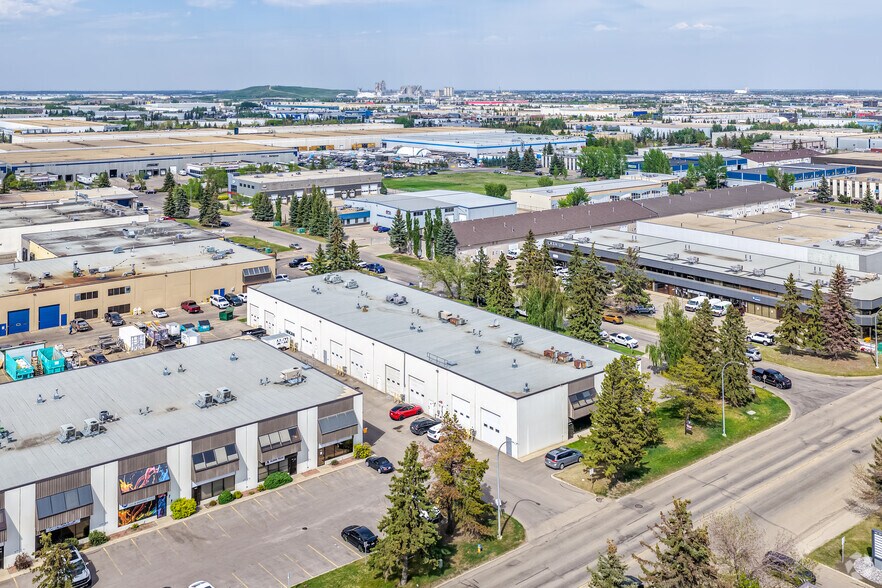 More Photos Of 10704-10740 181st St, Edmonton Warehouse For Sale