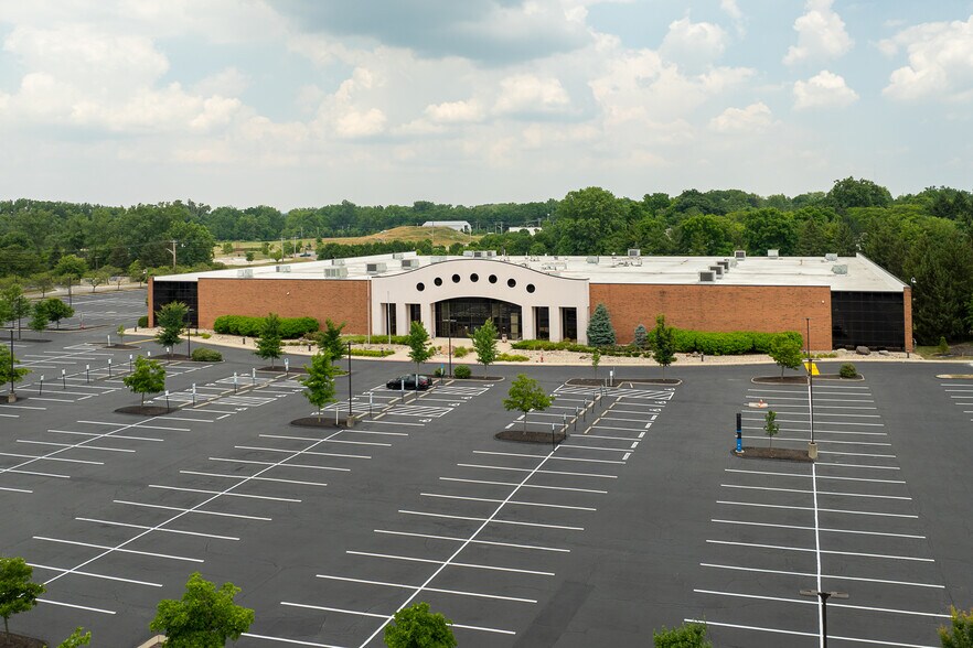 More Photos Of 220 W Schrock Rd, Westerville Office For Sale