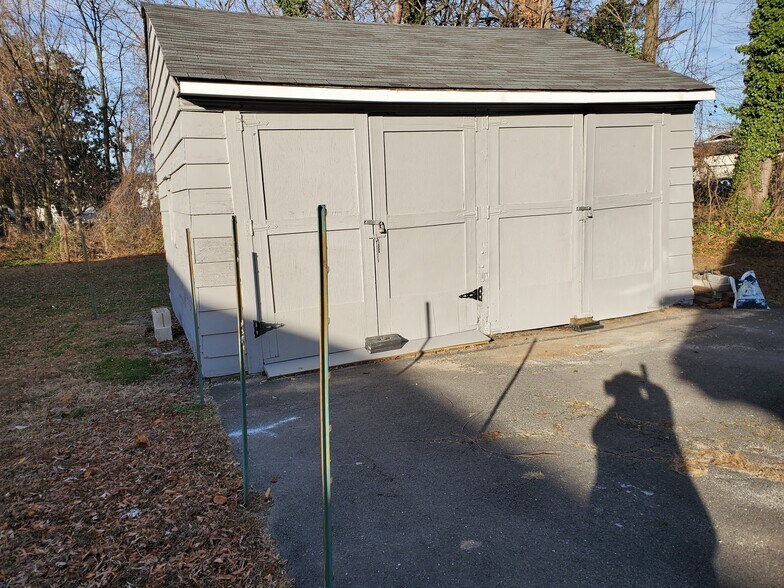 More Photos Of 2108 Nottingham Way, Hamilton Storefront Retail Office For Lease