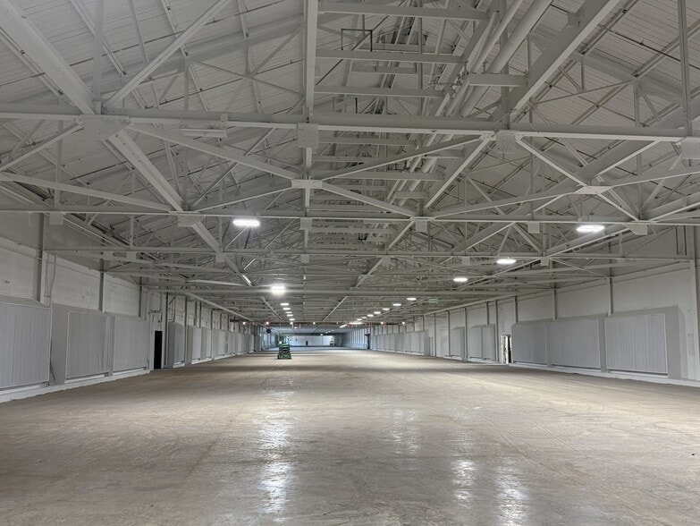 More Photos Of 1501 S 19th St, Mattoon Warehouse For Lease