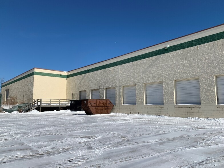 More Photos Of 15720 NE Lincoln St, Andover Manufacturing For Lease