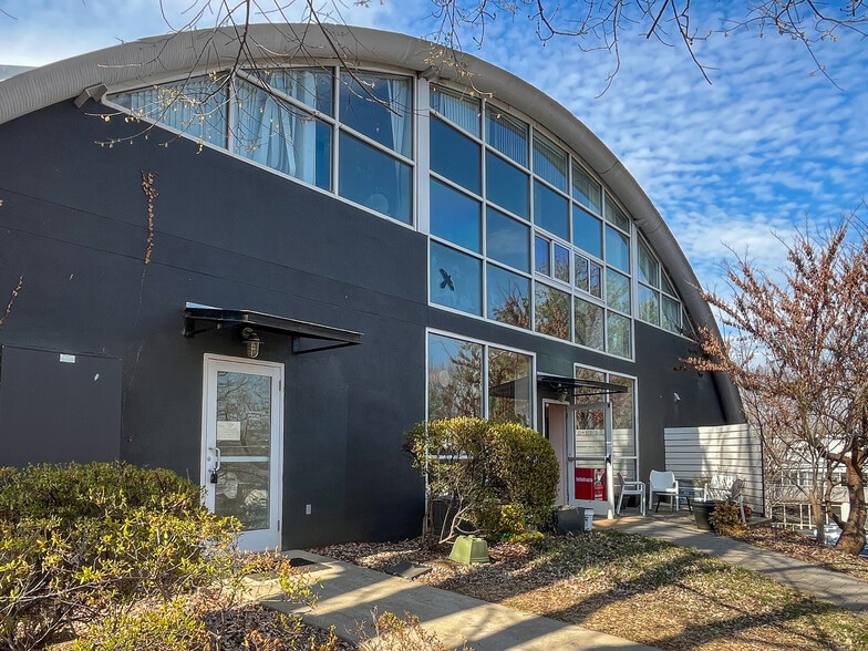 More Photos Of 1144 E Market St, Charlottesville Flex For Lease