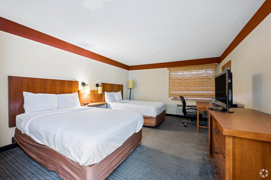 More Photos Of 2919 Warm Springs Rd, Columbus Hotel For Sale