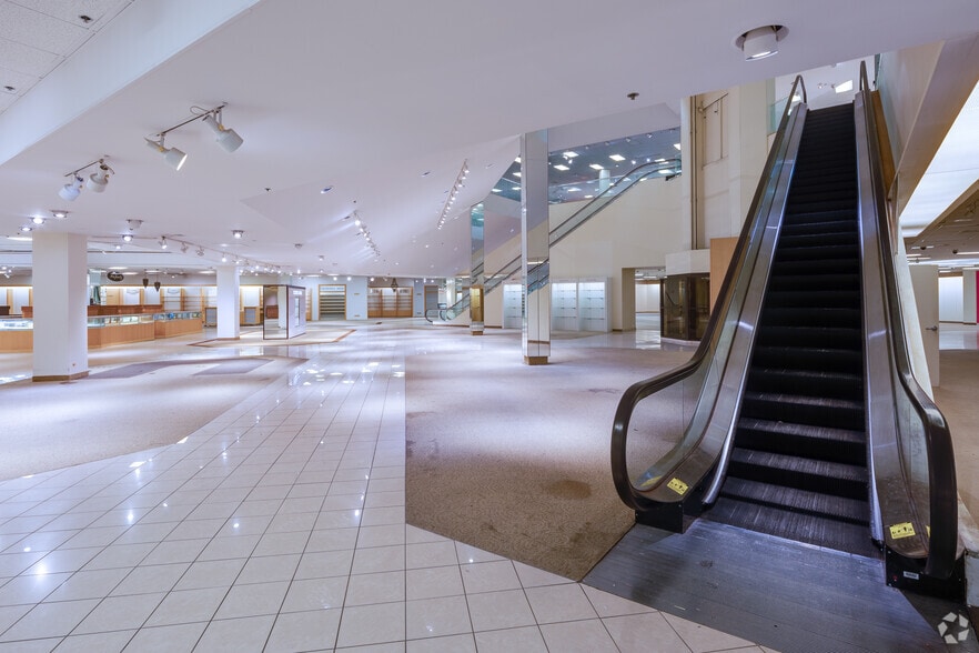 More Photos Of 3340 Mall Loop Dr, Joliet Department Store For Sale