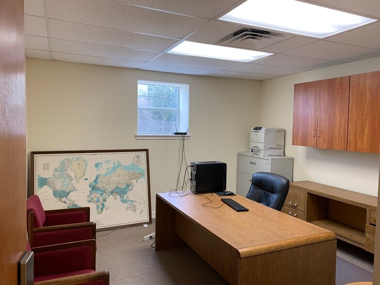 More Photos Of 6741 Satsuma Dr, Houston Warehouse For Sale
