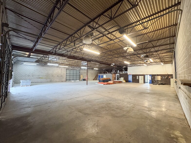 More Photos Of 7316 NE Loop 410, San Antonio Industrial For Lease