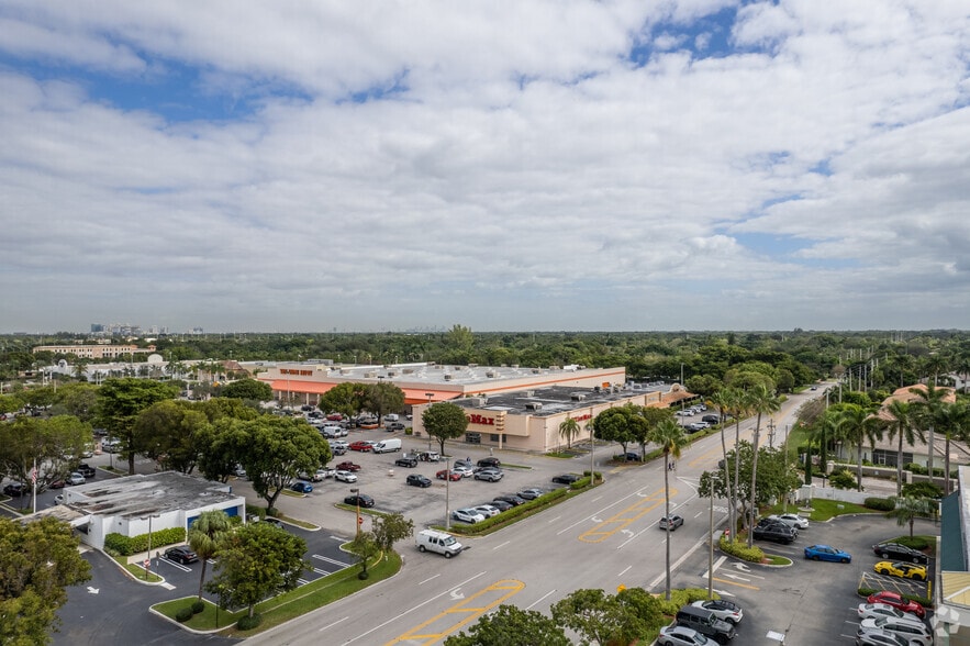More Photos Of 13501 S Dixie Hwy, Miami Unknown For Lease