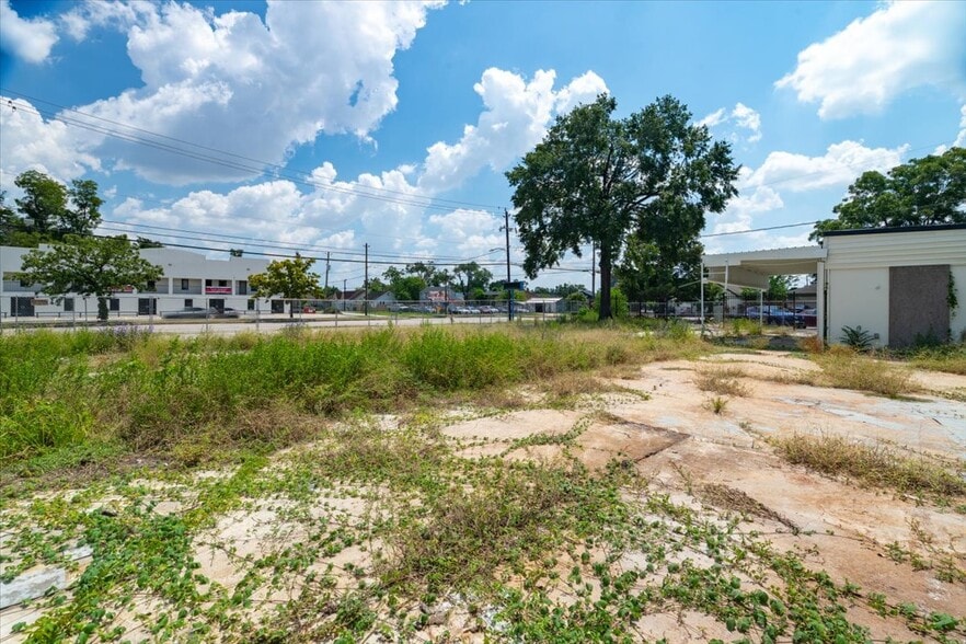 More Photos Of 741 McDaniel St, Houston Land For Sale