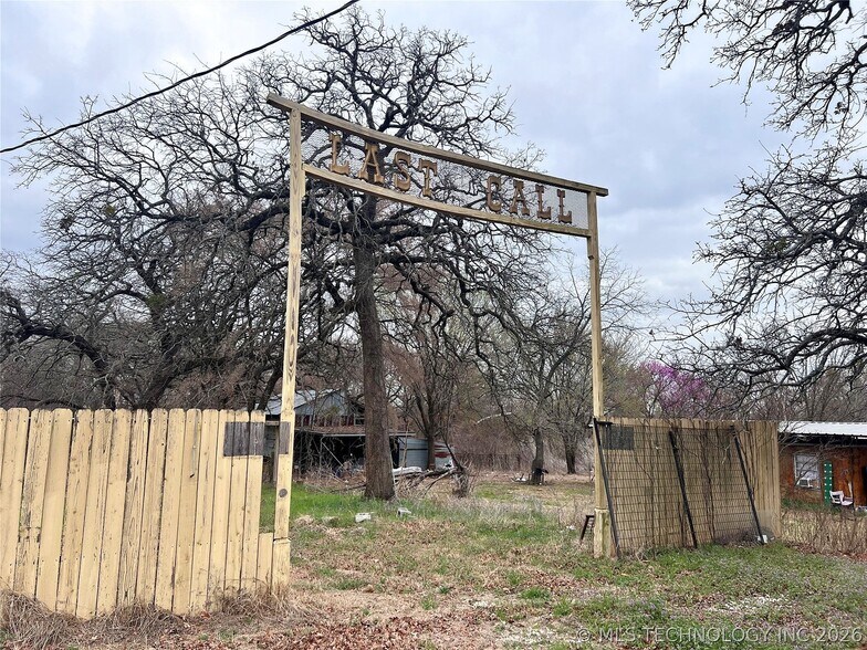 More Photos Of 5268 S Highway 377, Kingston Bar For Sale