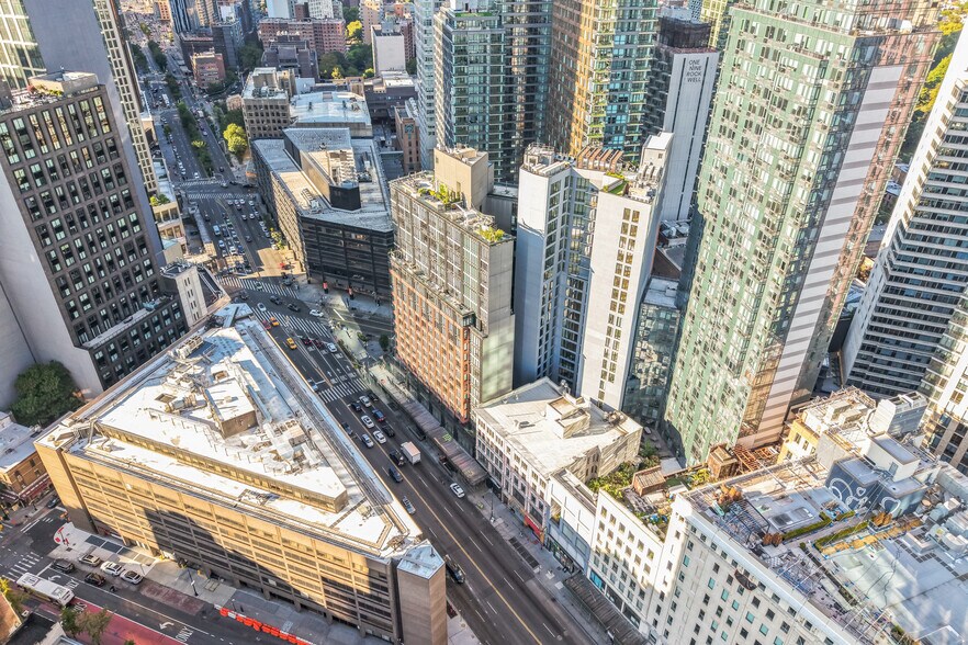 More Photos Of 21-25 Flatbush Ave, Brooklyn Office For Lease