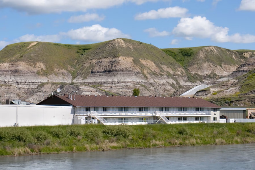 Primary Photo Of 101 Grove Pl, Drumheller Hotel For Sale