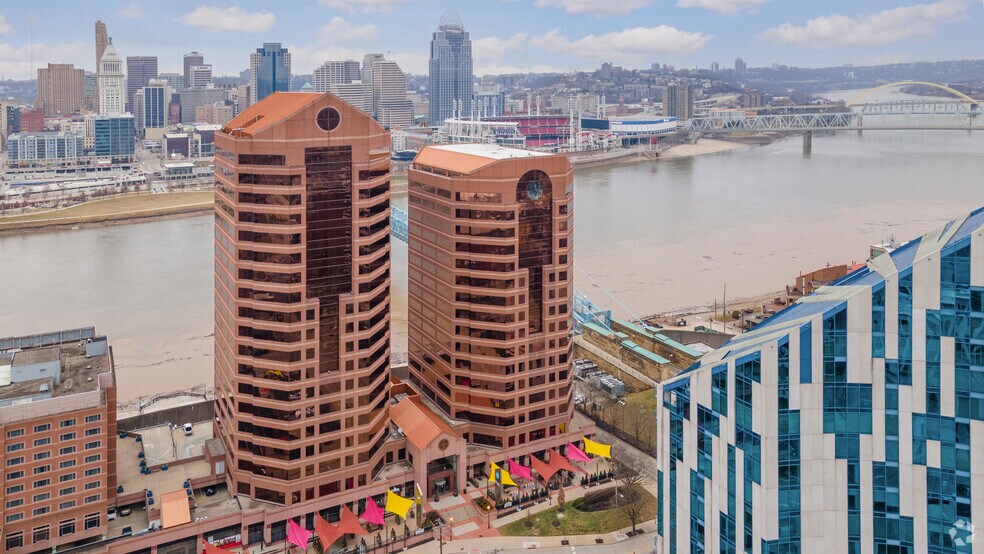 More Photos Of 100 E Rivercenter Blvd, Covington Office For Lease