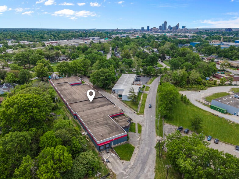 More Photos Of 2051 Sherbrook Ave, Indianapolis Warehouse For Sale