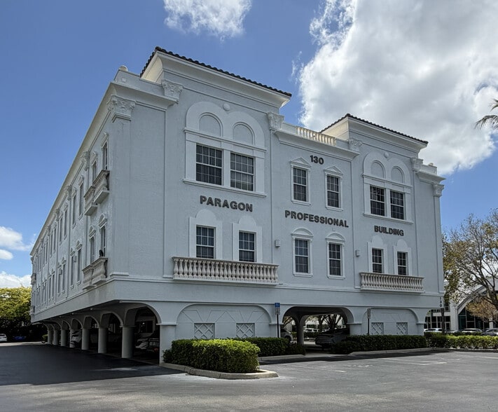 More Photos Of 130 9th St N, Naples Medical For Sale