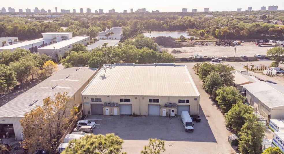 More Photos Of 5780 Taylor Rd, Naples Showroom For Sale