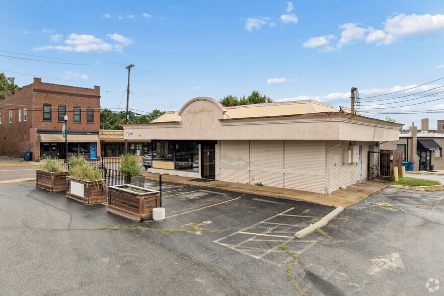 More Photos Of 7260 Manchester Rd, Maplewood Restaurant For Sale