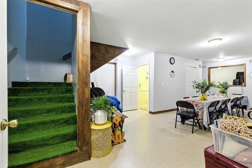 More Photos Of 303 N Pond St, Toccoa Religious Facility For Sale