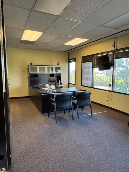 More Photos Of 1303 W Walnut Hill Ln, Irving Office For Lease