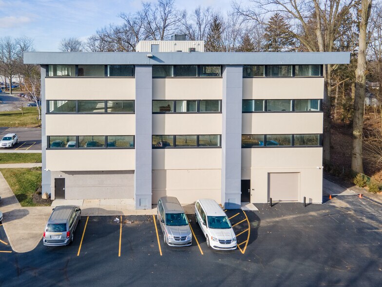 More Photos Of 25300 Lorain Rd, North Olmsted Medical For Lease