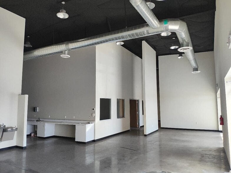 More Photos Of 4164 N Mesa St, El Paso Storefront For Lease