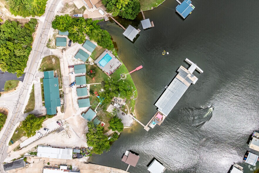 More Photos Of 1062 Susan Rd, Lake Ozark Hotel For Sale