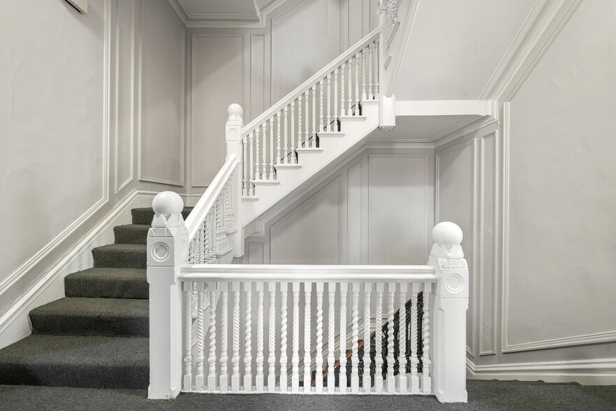 More Photos Of 164 Marlborough St, Boston Dormitory For Sale