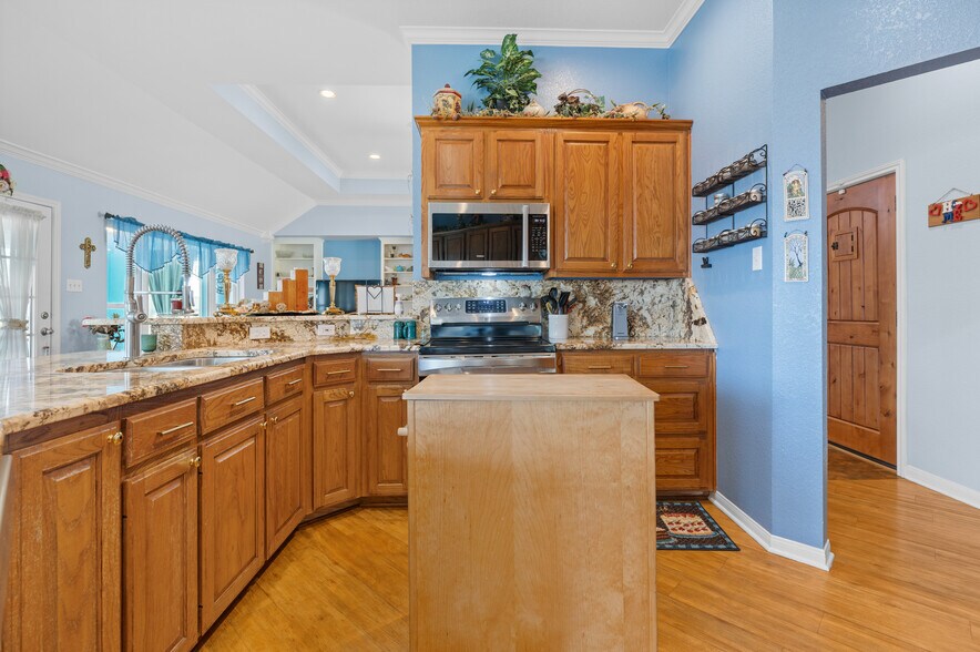 More Photos Of 414 County Road 437, Eddy Service For Sale