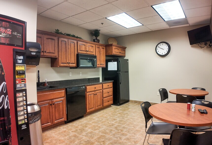 More Photos Of 5024-5032 S Bur Oak Pl, Sioux Falls Office For Lease