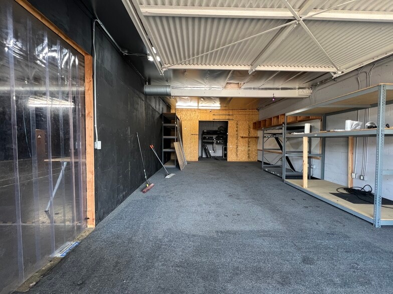 More Photos Of 315 S Flower St, Burbank Warehouse For Lease