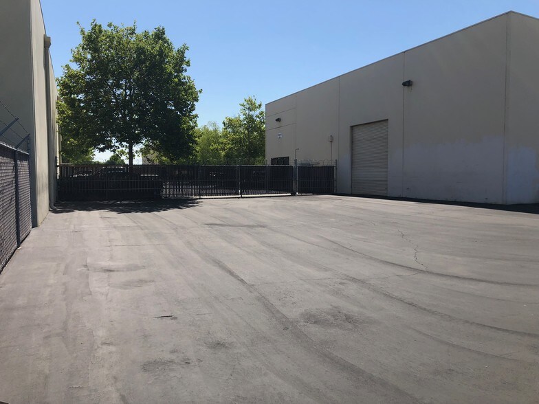 More Photos Of 4 Wayne Ct, Sacramento Warehouse For Lease
