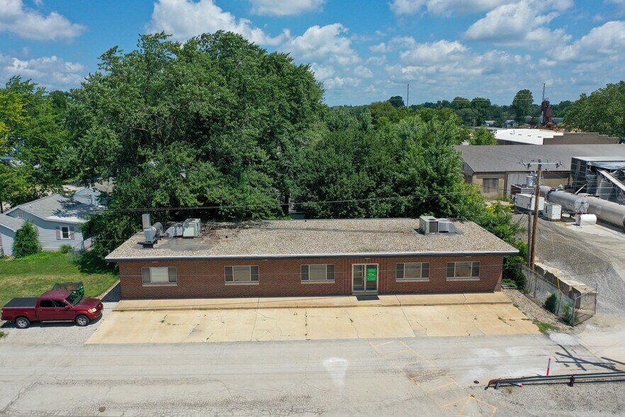 More Photos Of 2602 N Morgan St, Decatur Office For Sale