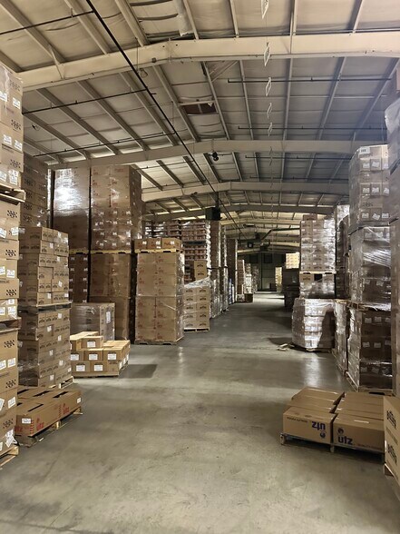 More Photos Of 240 Kindig Ln, Hanover Warehouse For Sale