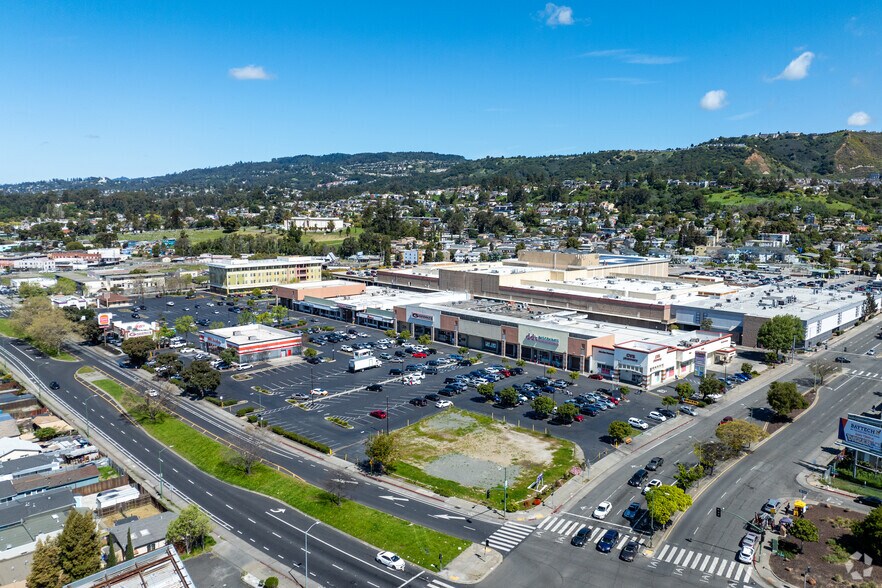 More Photos Of 7000-7200 Bancroft Ave, Oakland Unknown For Lease