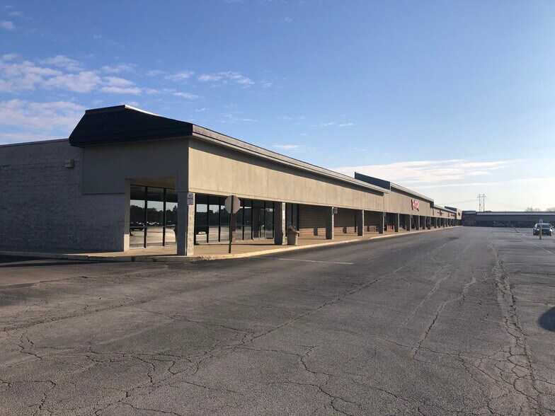 More Photos Of 11-65 E Marketview Dr, Champaign Unknown For Lease