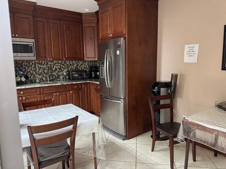 More Photos Of 146 E 2nd St, Mineola Warehouse For Sale