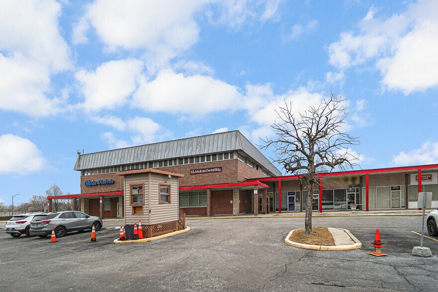 More Photos Of 5050 S State St, Chicago Office For Sale