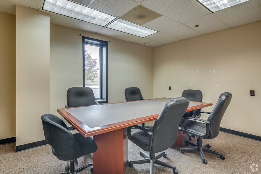 More Photos Of 2390 Industrial Dr, Neenah Warehouse For Sale