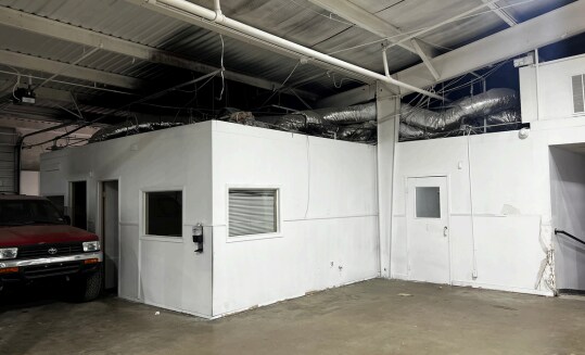 More Photos Of 11616 Harry Hines Blvd, Dallas Light Manufacturing For Lease