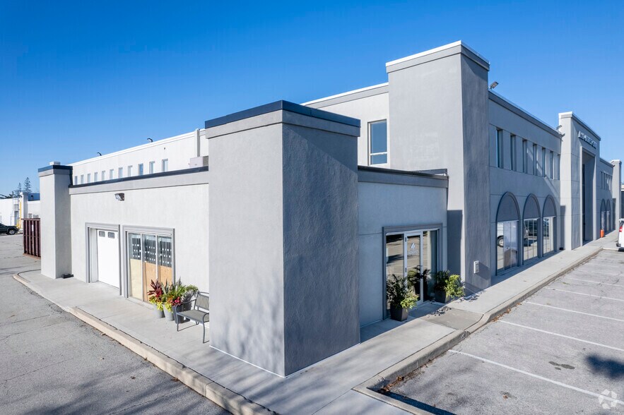 Primary Photo Of 1160 Blair Rd, Burlington Light Distribution For Lease