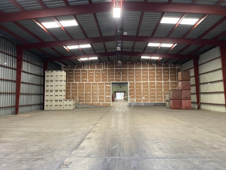 More Photos Of 420 S 2nd St, Patterson Warehouse For Lease