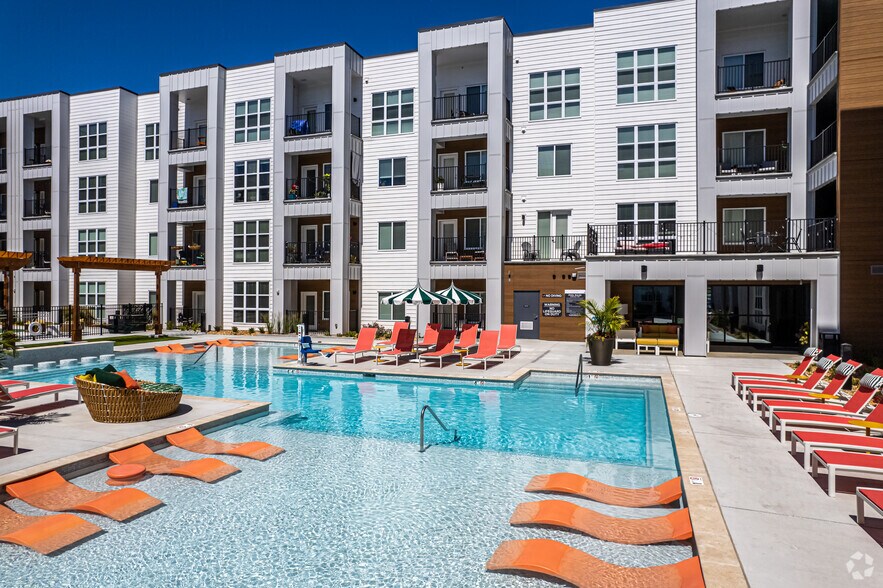 More Photos Of 701 Berkley Pky, Kansas City Apartments For Lease