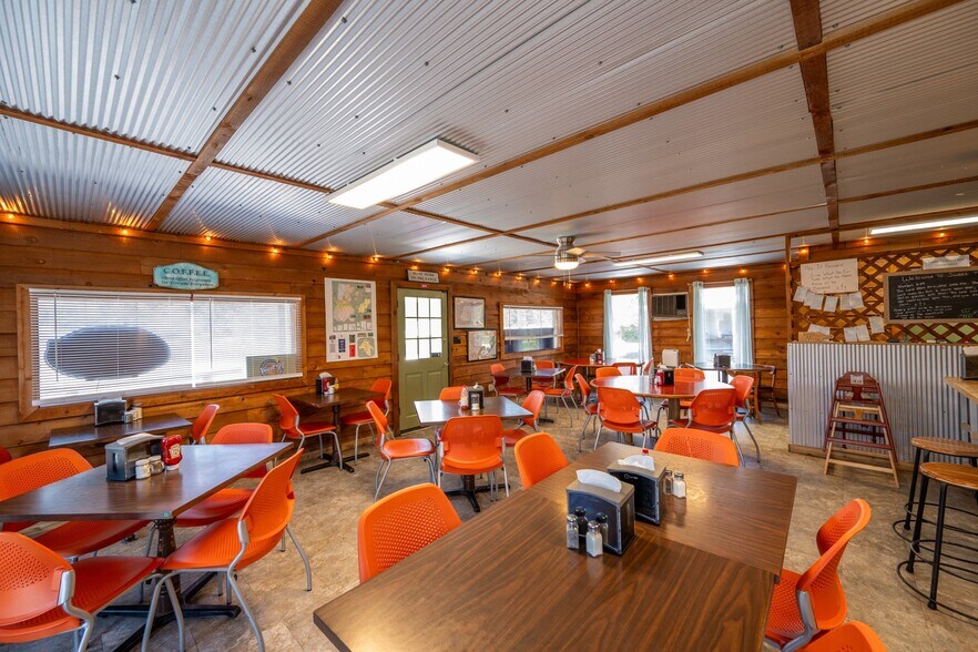 More Photos Of 2598 Tennessee Ave N, Parsons Storefront For Sale