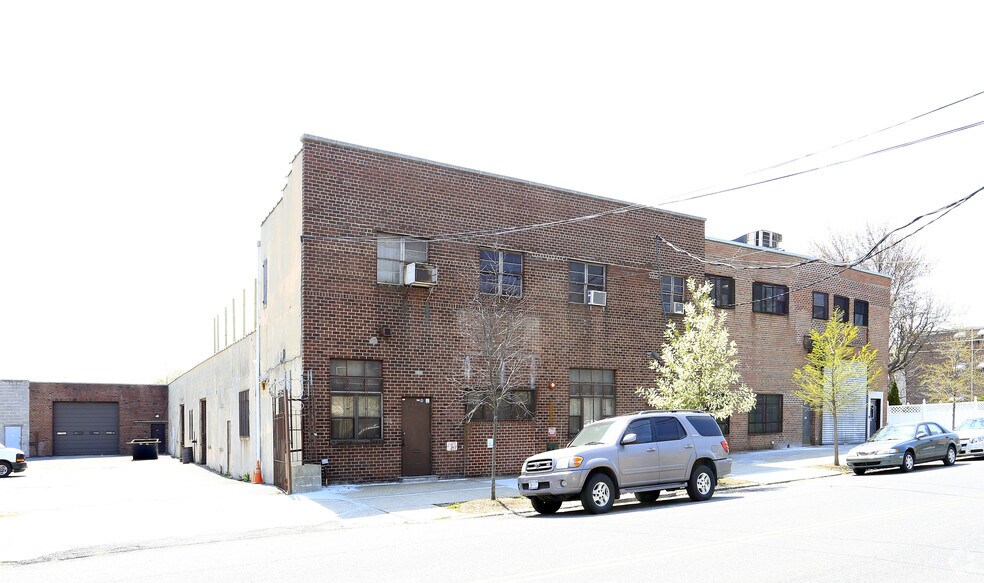 More Photos Of 1838 Adee Ave, Bronx Warehouse For Lease