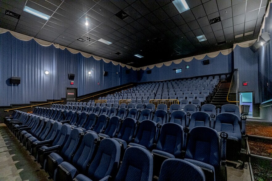 More Photos Of 250 Breighton Cir, Shelbyville Movie Theatre For Sale