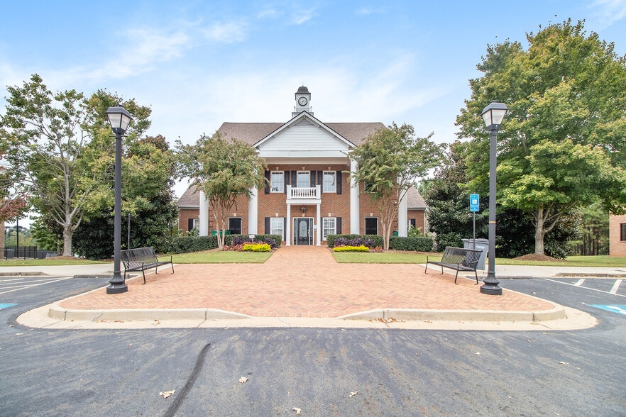 More Photos Of 247 River Park North Dr, Woodstock Medical For Sale