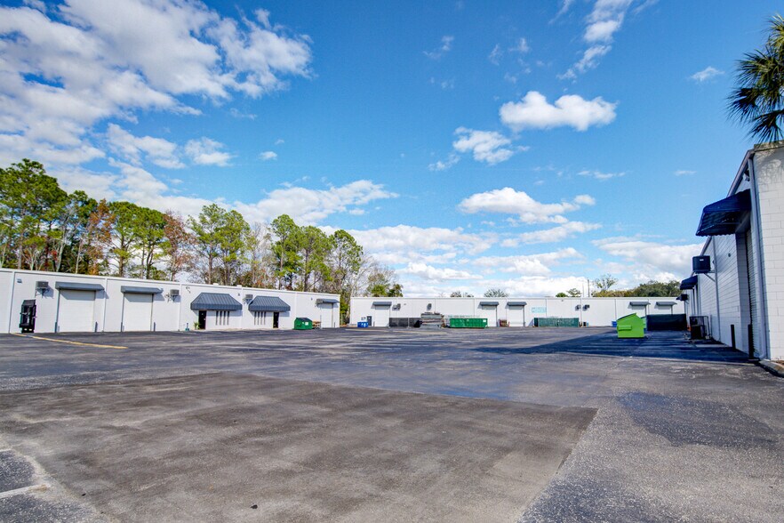 More Photos Of 5151 Sunbeam Rd, Jacksonville Warehouse For Lease