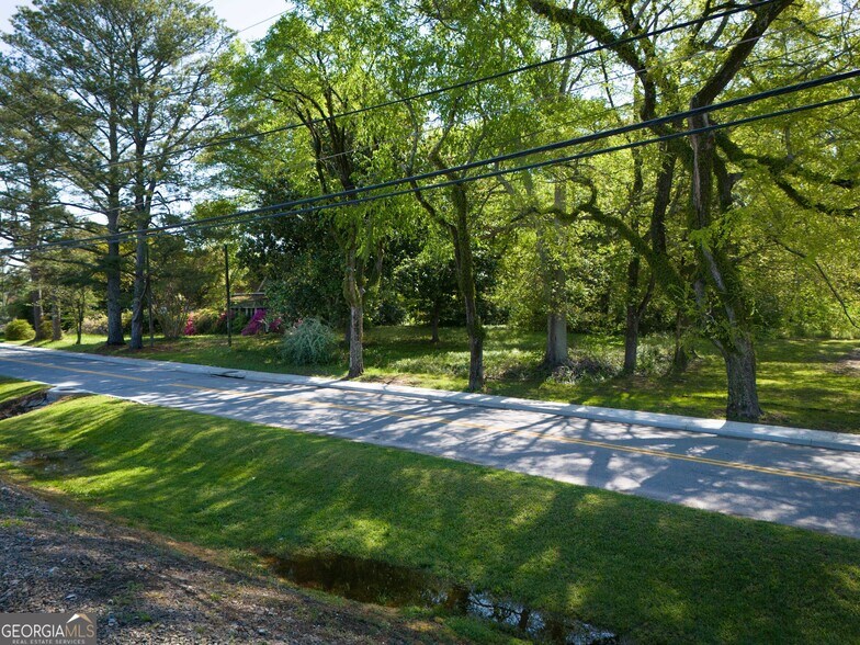 More Photos Of 174 E Broad St, Fairburn Land For Sale