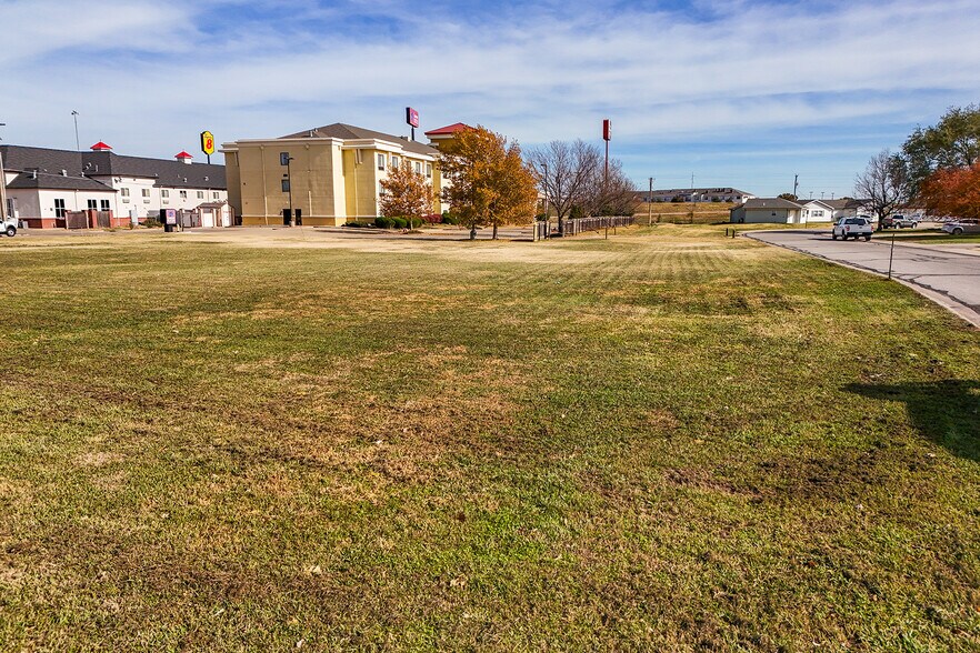 More Photos Of 1+/- Acre on Marcella & Huehl, Salina Land For Sale