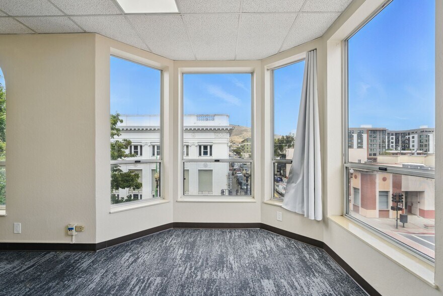More Photos Of 301 Grand Ave, South San Francisco Office For Lease